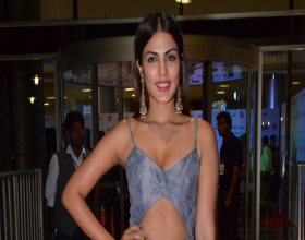 im-wholly-concentrated-on-telugu-industry-riya-chakravarti